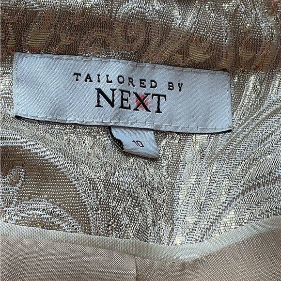 Next - Picture 3 of 4